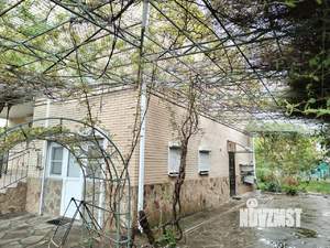 Дом 300м&sup2;, 3-этажный, участок 13 сот.  