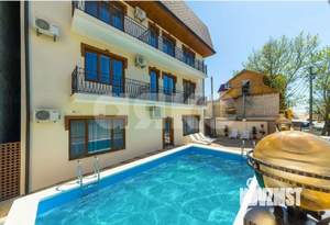 Дом 515м&sup2;, 3-этажный, участок 5 сот.  