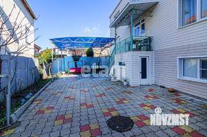 Дом 250м&sup2;, 3-этажный, участок 4 сот.  