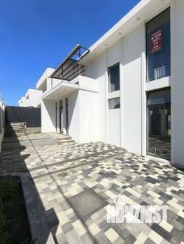 Дом 183м&sup2;, 2-этажный, участок 4 сот.  