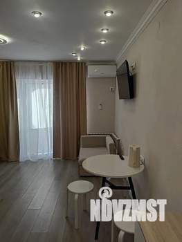 Студия квартира, посуточно, 25м2, 1/4 этаж