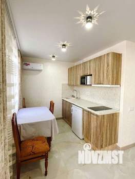 Студия квартира, посуточно, 40м2, 2/7 этаж