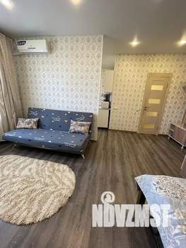 Студия квартира, посуточно, 33м2, 1/5 этаж