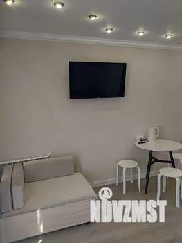 Студия квартира, посуточно, 25м2, 1/4 этаж