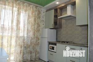 1-к квартира, посуточно, 38м2, 8/10 этаж