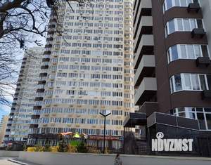 Студия квартира, посуточно, 25м2, 1/20 этаж