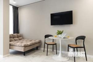 Студия квартира, на длительный срок, 38м2, 1/4 этаж