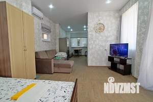 Студия квартира, посуточно, 35м2, 1/2 этаж