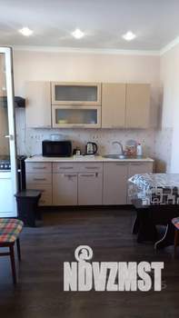 Студия квартира, посуточно, 36м2, 1/5 этаж