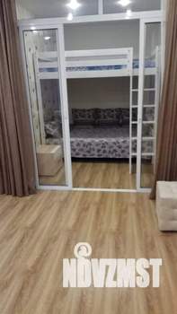 Студия квартира, посуточно, 40м2, 7/10 этаж