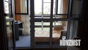 Студия квартира, посуточно, 30м2, 1/3 этаж