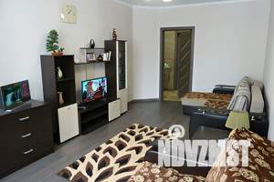 1-к квартира, посуточно, 42м2, 6/9 этаж