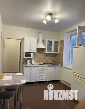 1-к квартира, посуточно, 40м2, 2/17 этаж