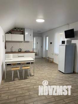 Студия квартира, посуточно, 40м2, 2/2 этаж