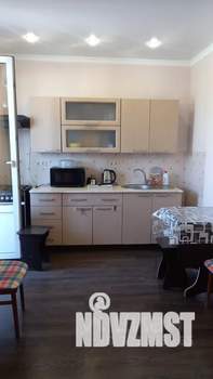 Студия квартира, посуточно, 36м2, 1/5 этаж
