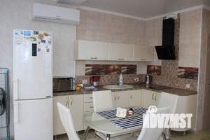 1-к квартира, посуточно, 54м2, 1/1 этаж