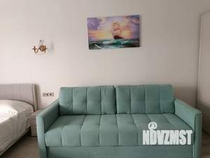 Студия квартира, посуточно, 42м2, 1/7 этаж