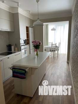 1-к квартира, посуточно, 45м2, 18/23 этаж