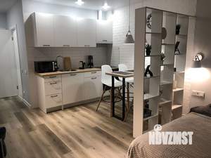 Студия квартира, посуточно, 35м2, 1/7 этаж