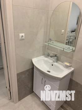 Студия квартира, посуточно, 35м2, 1/7 этаж