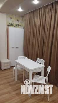 Студия квартира, посуточно, 40м2, 7/10 этаж