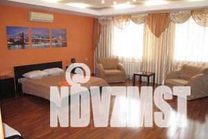 2-к квартира, посуточно, 100м2, 1/5 этаж