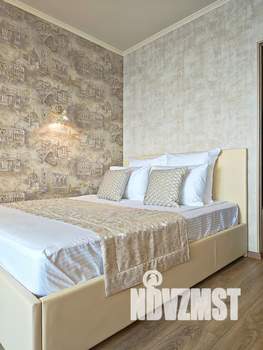 Студия квартира, посуточно, 43м2, 6/10 этаж