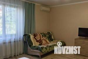 1-к квартира, посуточно, 40м2, 1/2 этаж