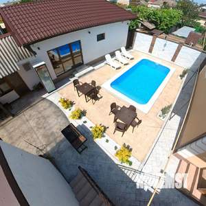 3-к квартира, посуточно, 45м2, 1/1 этаж
