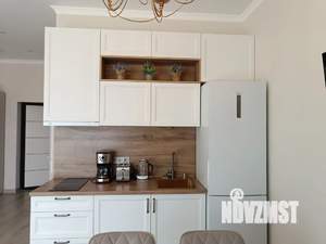 Студия квартира, посуточно, 42м2, 1/7 этаж