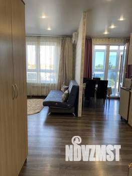 Студия квартира, посуточно, 33м2, 1/5 этаж