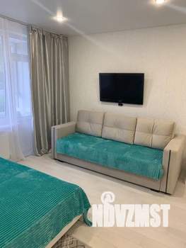 Студия квартира, посуточно, 35м2, 1/7 этаж
