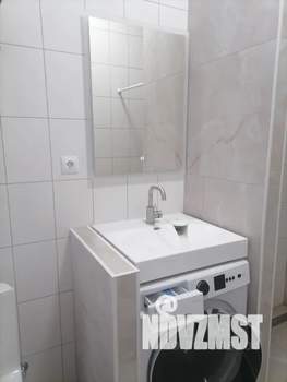 Студия квартира, посуточно, 30м2, 1/3 этаж