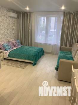 Студия квартира, посуточно, 35м2, 1/7 этаж