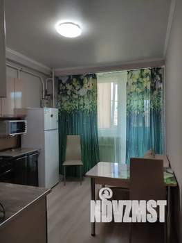 1-к квартира, посуточно, 39м2, 3/6 этаж