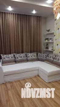 Студия квартира, посуточно, 40м2, 7/10 этаж
