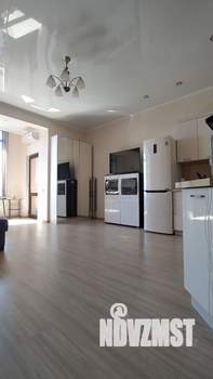 Студия квартира, на длительный срок, 40м2, 16/17 этаж