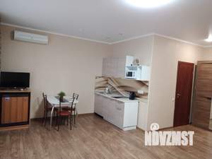 Студия квартира, посуточно, 35м2, 2/5 этаж