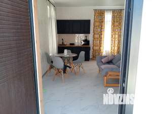 Студия квартира, посуточно, 33м2, 1/1 этаж