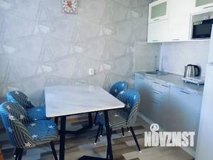 Студия квартира, посуточно, 38м2, 2/7 этаж