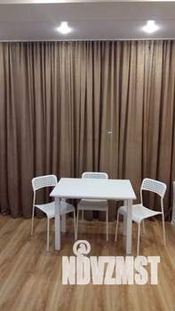 Студия квартира, посуточно, 40м2, 7/10 этаж
