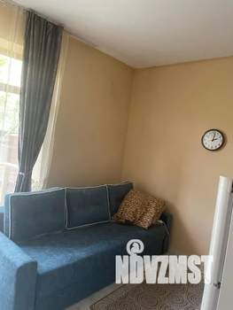 Студия квартира, посуточно, 18м2, 1/3 этаж