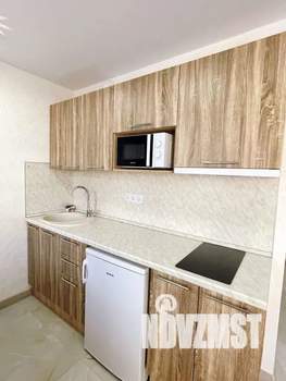 Студия квартира, посуточно, 40м2, 2/7 этаж