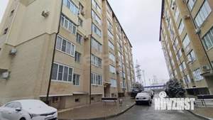 2-к квартира, вторичка, 63м2, 1/8 этаж