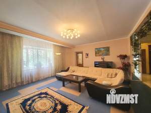 3-к квартира, вторичка, 130м2, 1/9 этаж