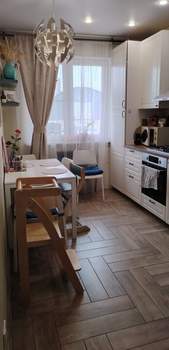 2-к квартира, вторичка, 61м2, 1/9 этаж