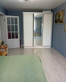 2-к квартира, вторичка, 65м2, 1/6 этаж