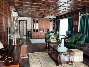 2-к квартира, вторичка, 100м2, 3/9 этаж