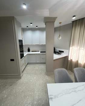 4-к квартира, вторичка, 95м2, 1/3 этаж