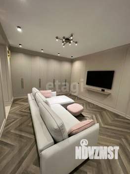 4-к квартира, вторичка, 95м2, 1/3 этаж